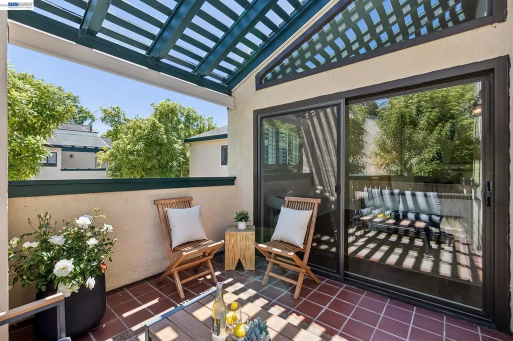 710 Lagunaria Lane Alameda CA 94502
