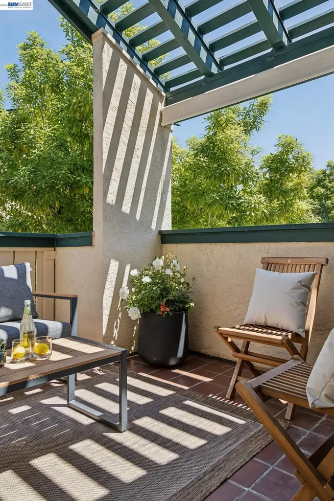 710 Lagunaria Lane Alameda CA 94502