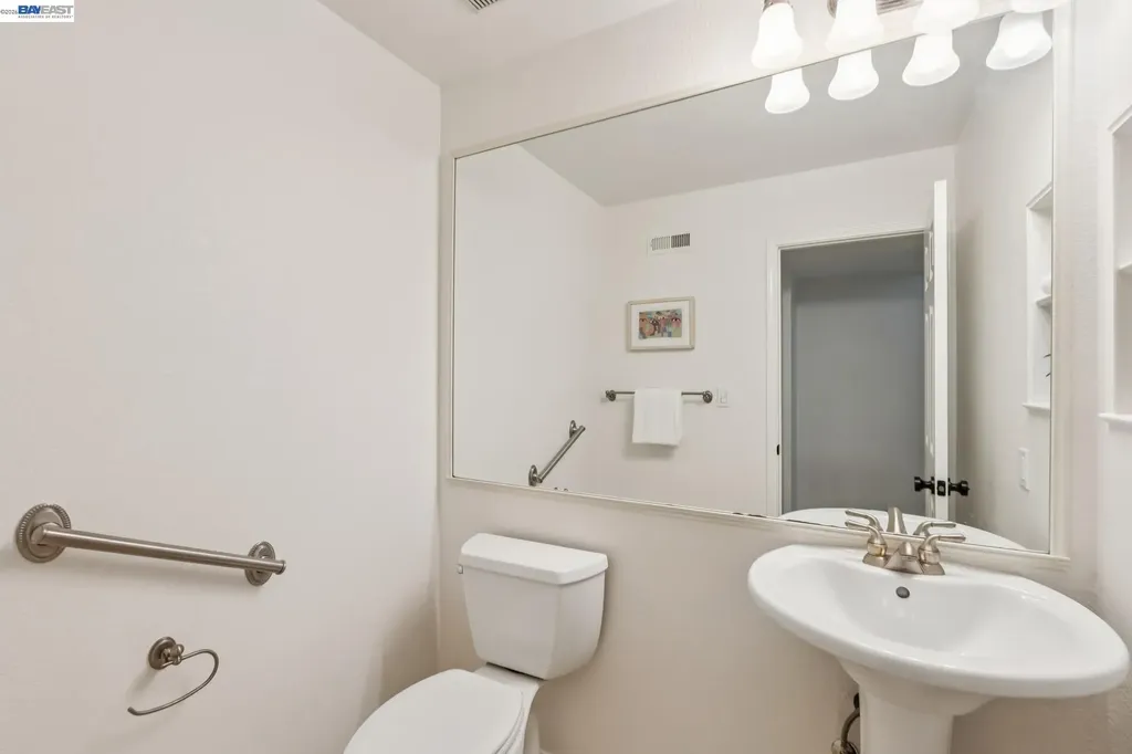 710 Lagunaria Lane Alameda CA 94502