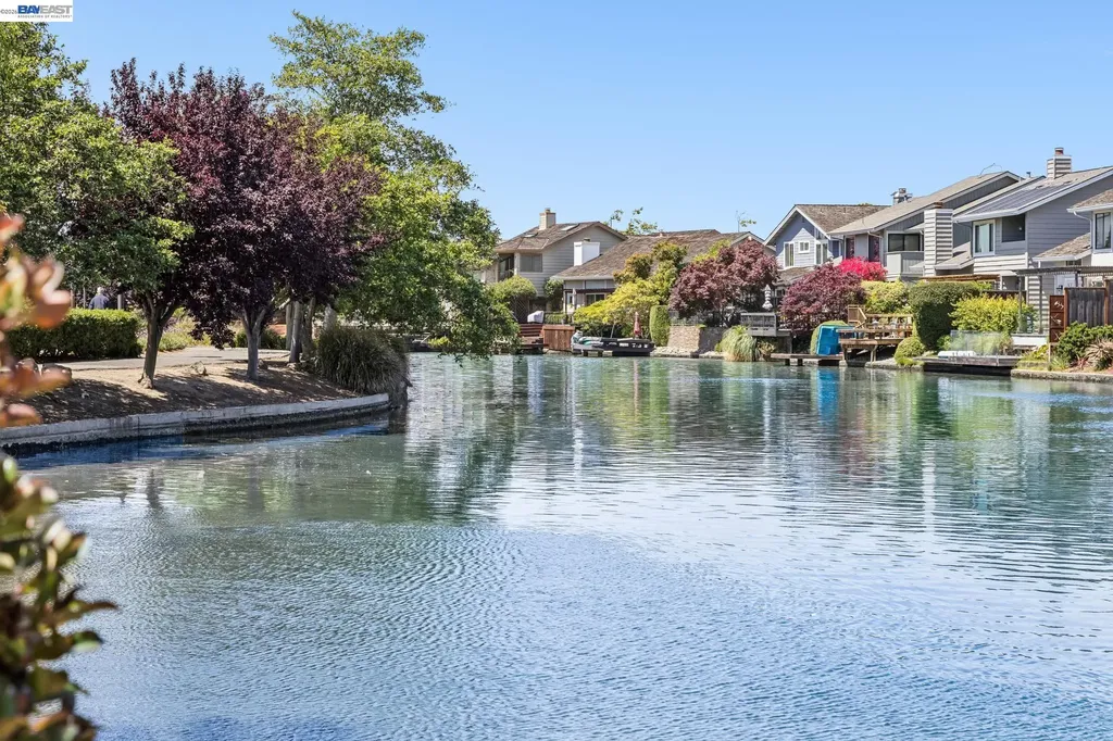 710 Lagunaria Lane Alameda CA 94502