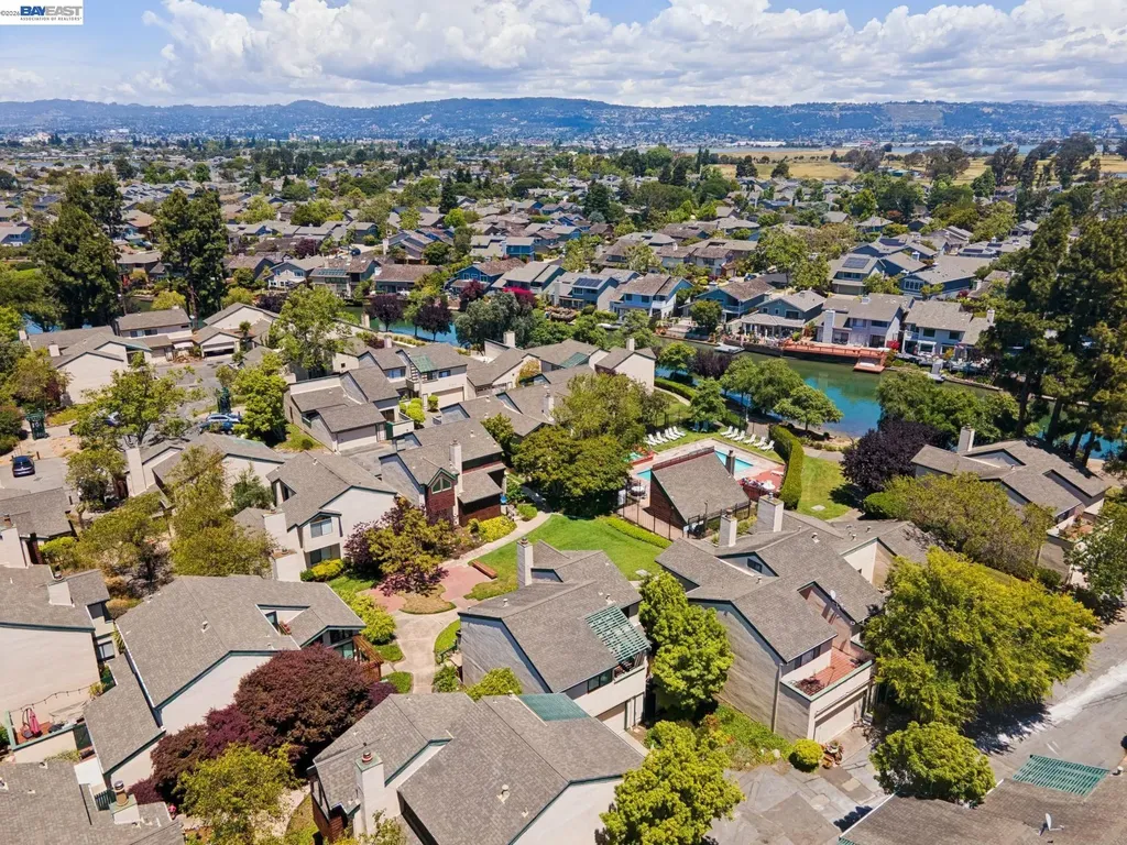 710 Lagunaria Lane Alameda CA 94502