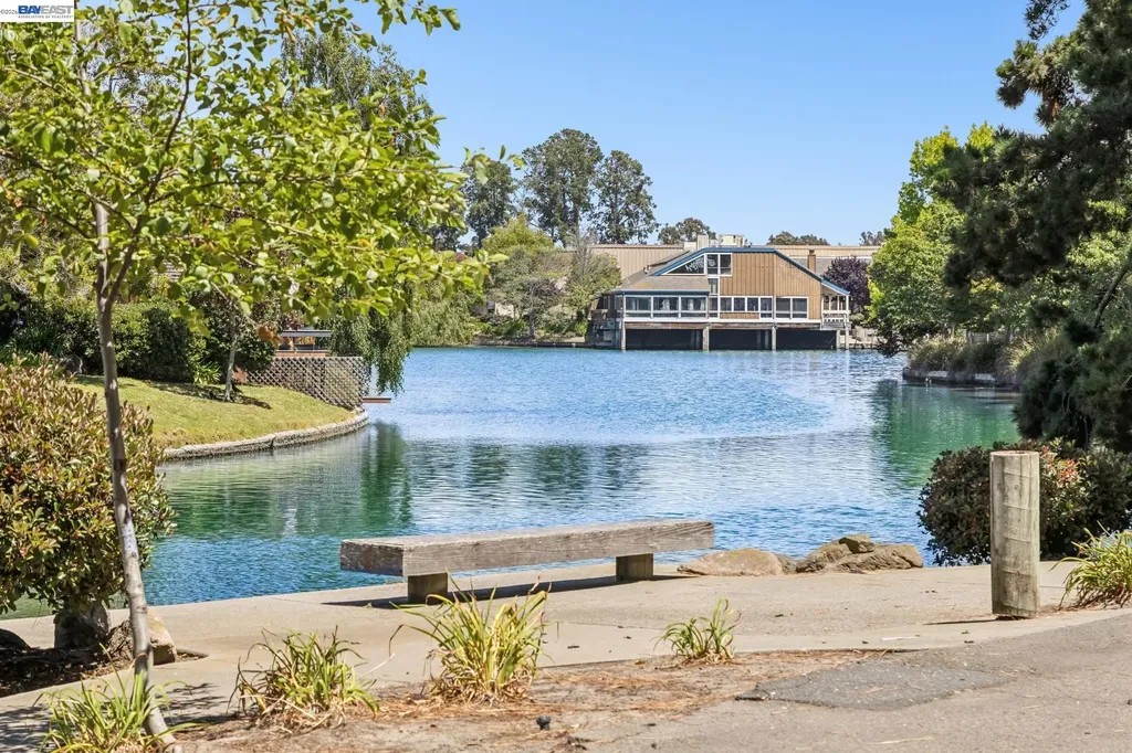 710 Lagunaria Lane Alameda CA 94502
