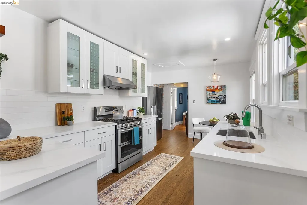530 63rd Street Oakland CA 94609