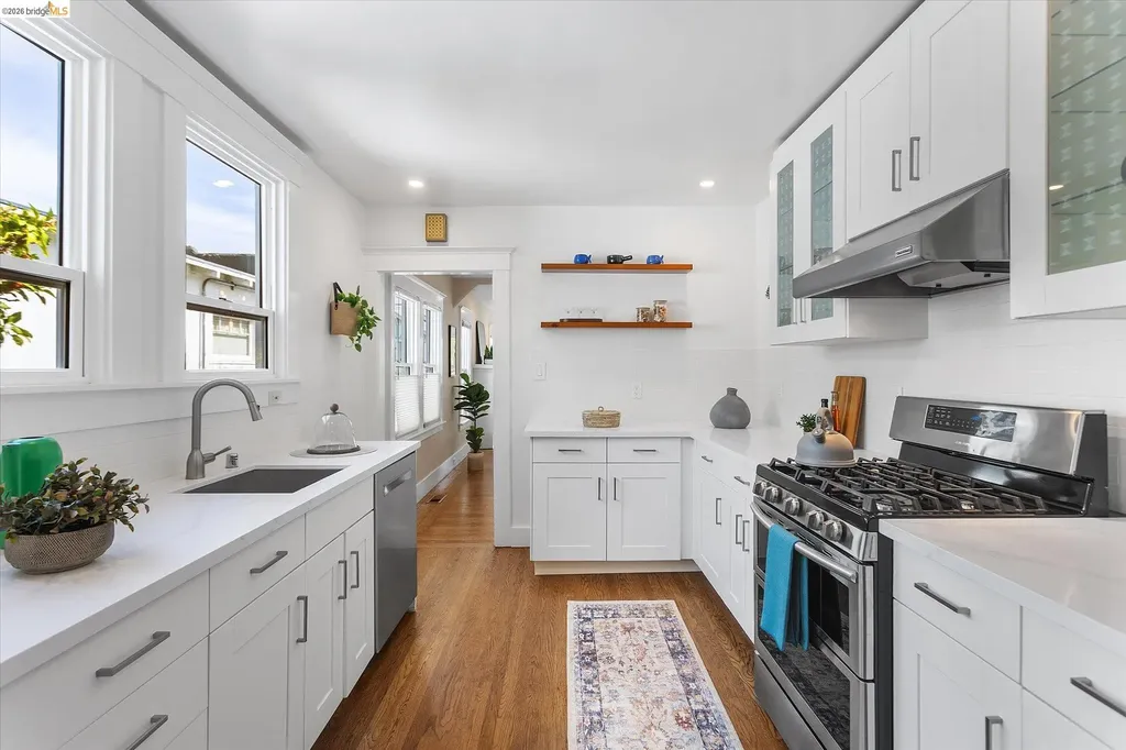 530 63rd Street Oakland CA 94609