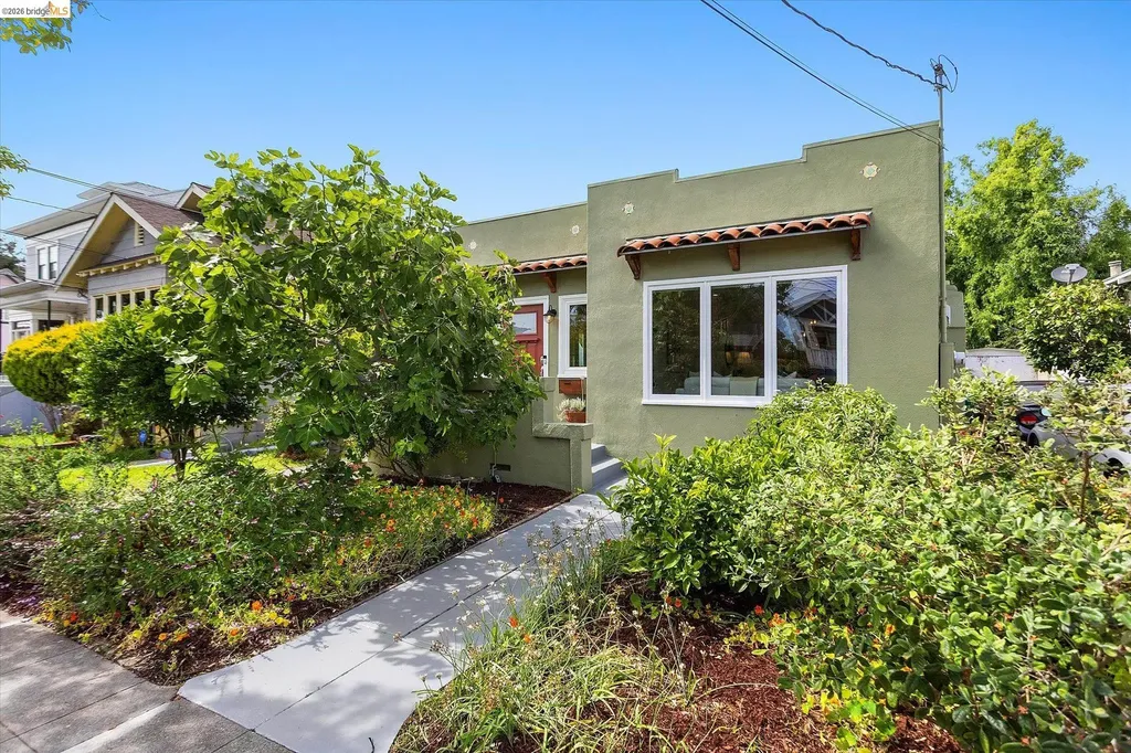 530 63rd Street Oakland CA 94609