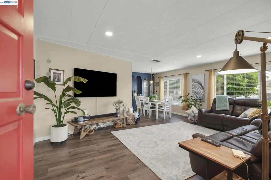 3231 Vineyard Ave., #70 Pleasanton CA 94566