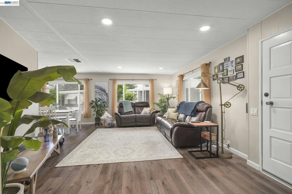 3231 Vineyard Ave., #70 Pleasanton CA 94566