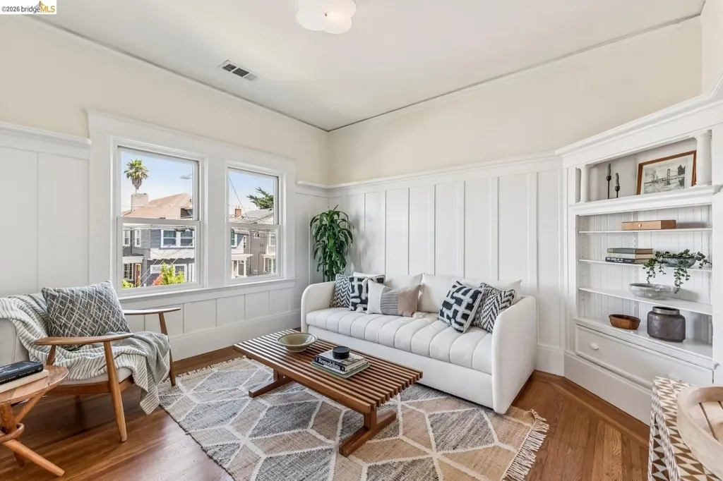 6166 Dover Street Oakland CA 94609