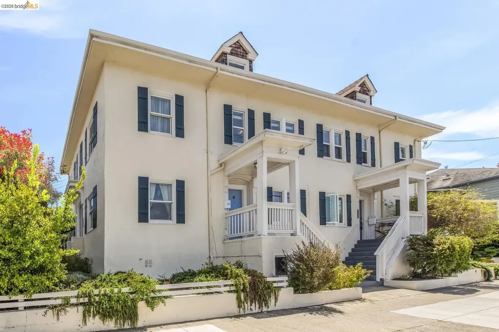 6166 Dover Street Oakland CA 94609