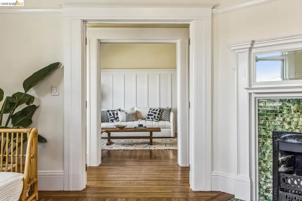 6166 Dover Street Oakland CA 94609