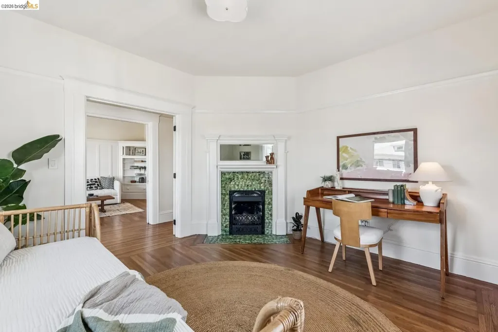 6166 Dover Street Oakland CA 94609