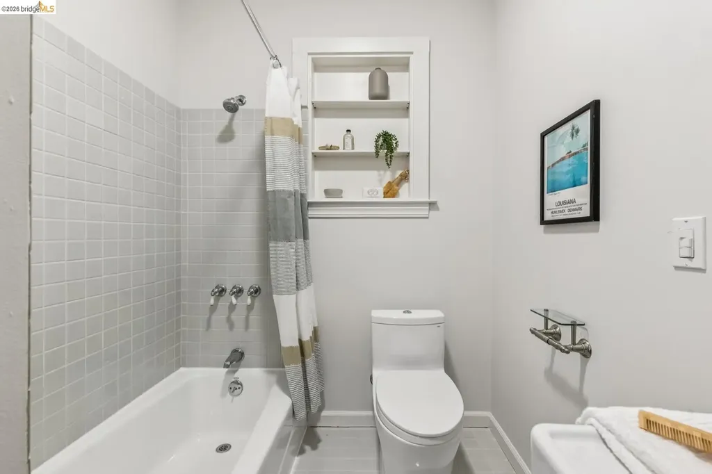 6166 Dover Street Oakland CA 94609