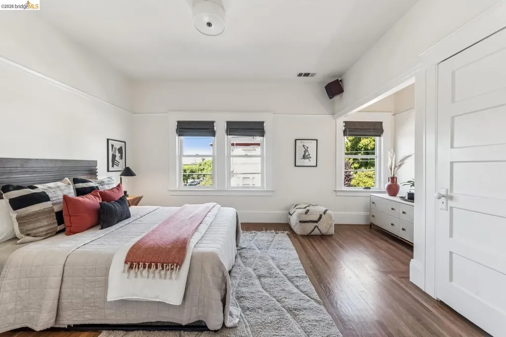 6166 Dover Street Oakland CA 94609