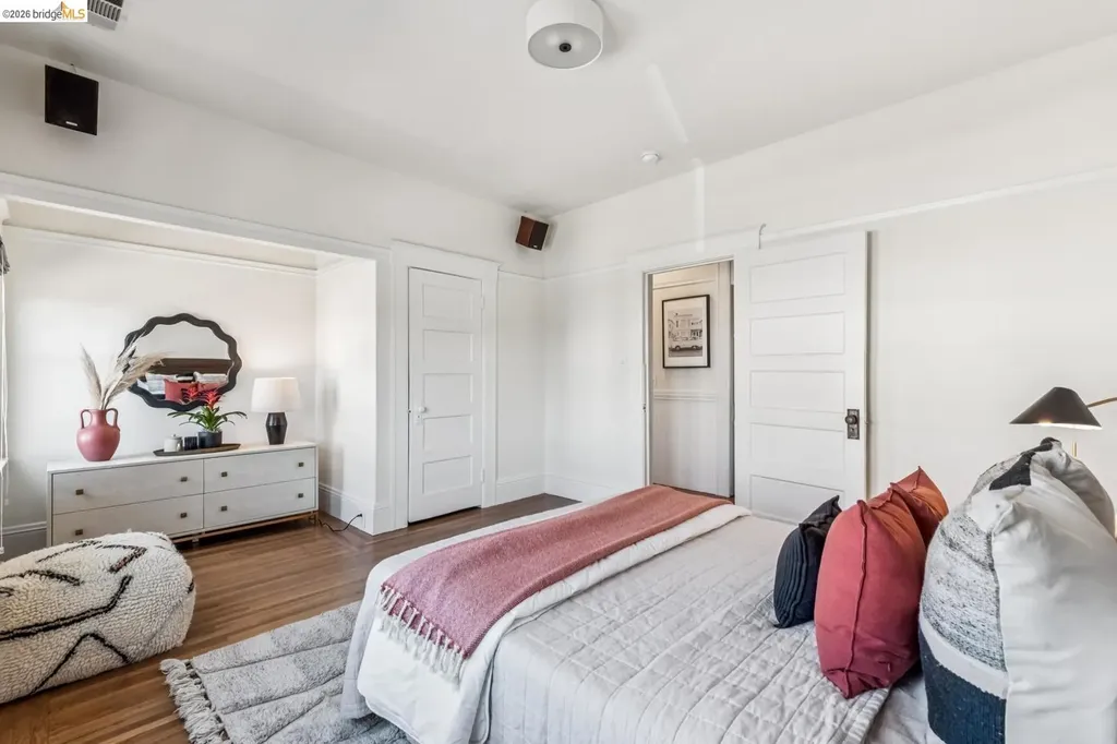 6166 Dover Street Oakland CA 94609