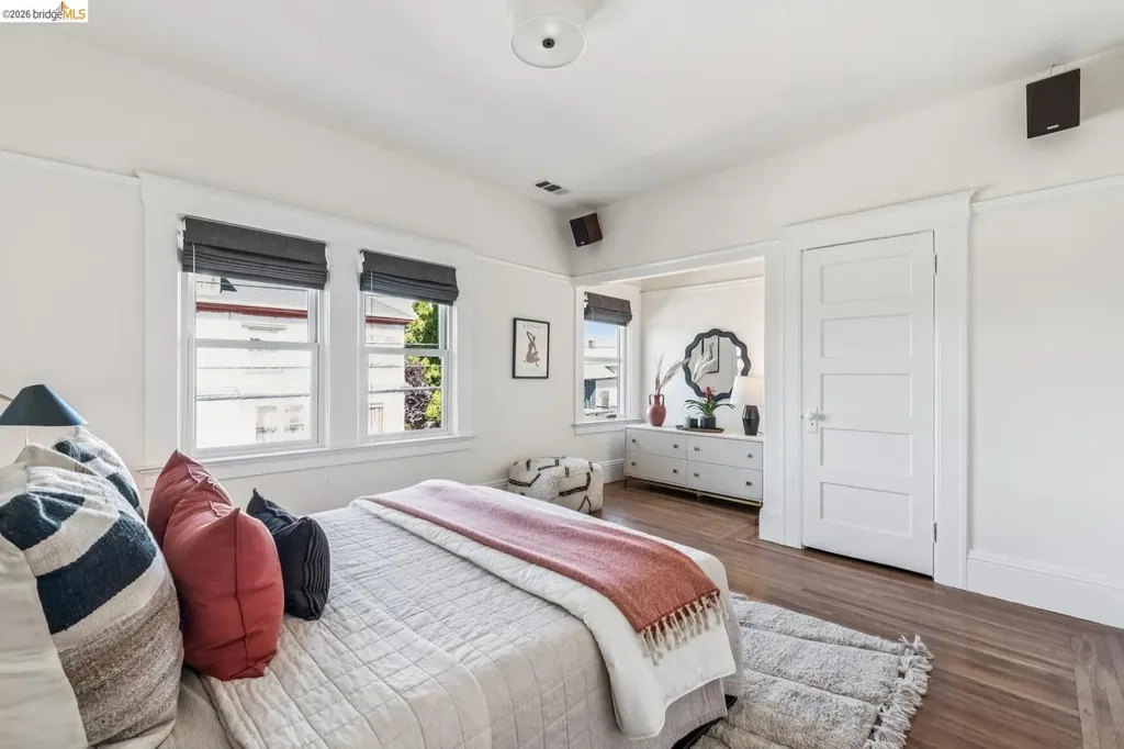 6166 Dover Street Oakland CA 94609