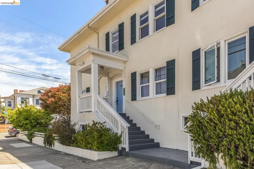 6166 Dover Street Oakland CA 94609