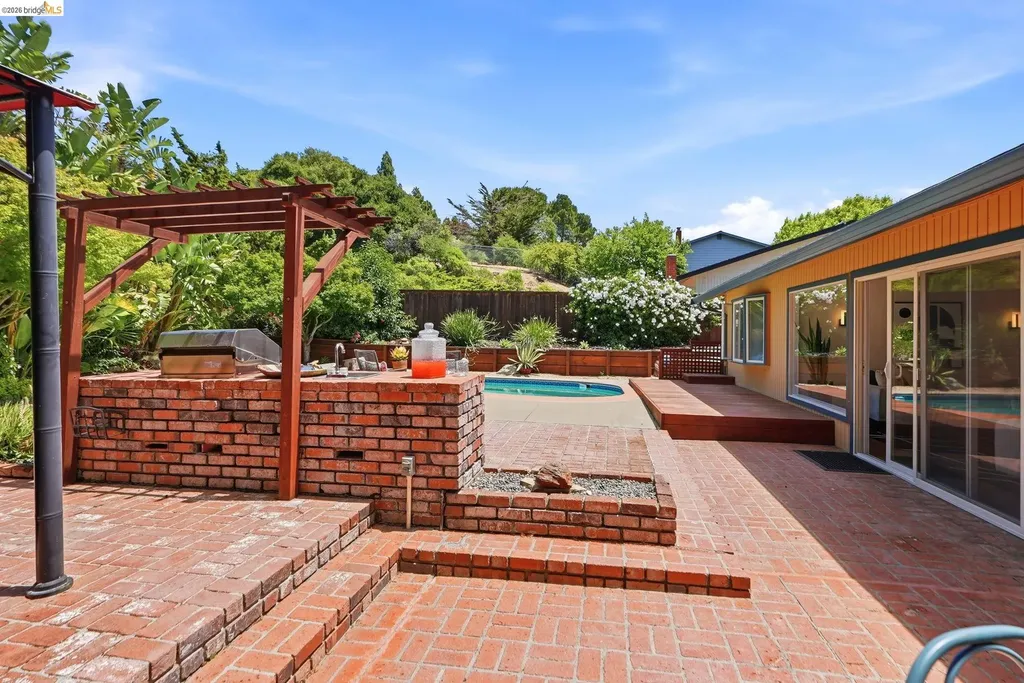 2662 Tamalpais Drive Pinole CA 94564