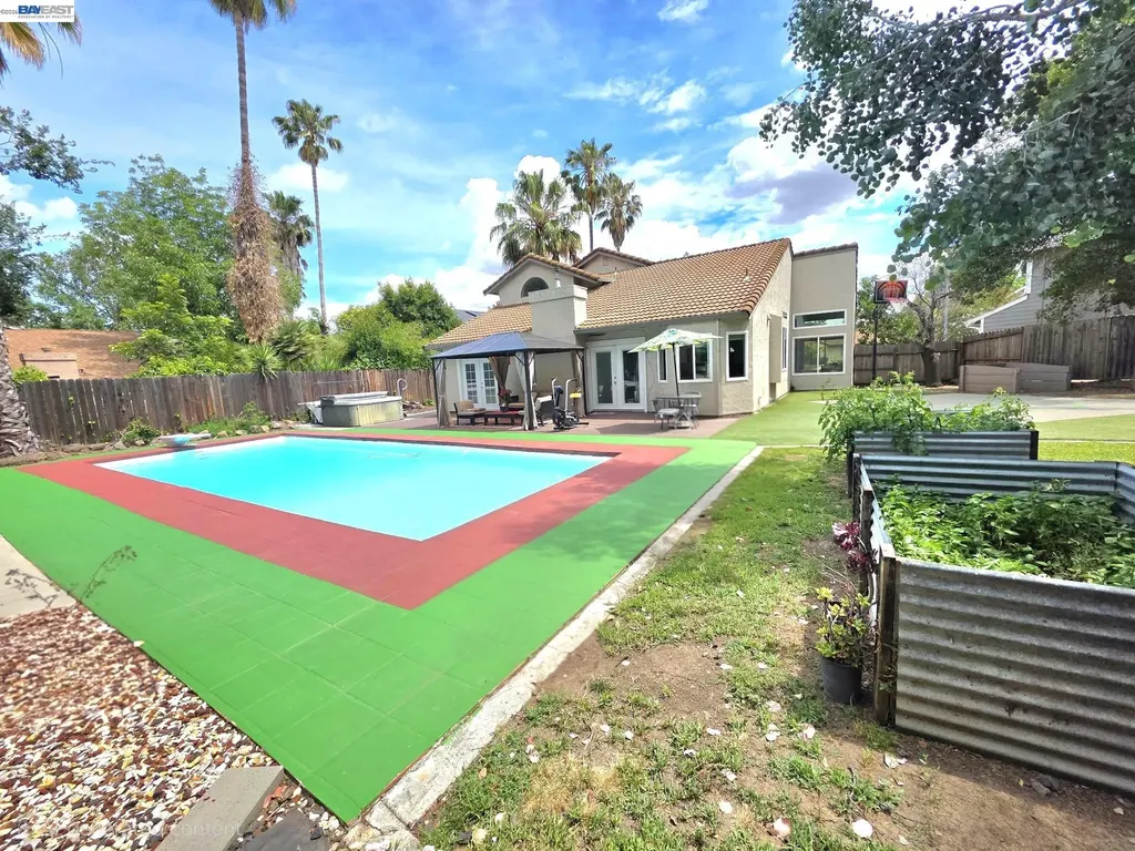 212 Marin Court Vacaville CA 95687