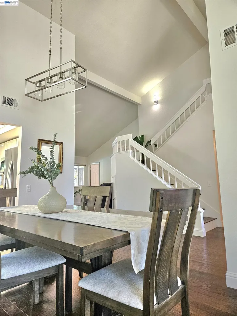 212 Marin Court Vacaville CA 95687