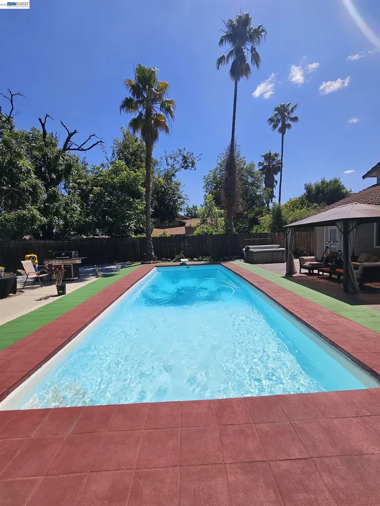 212 Marin Court Vacaville CA 95687