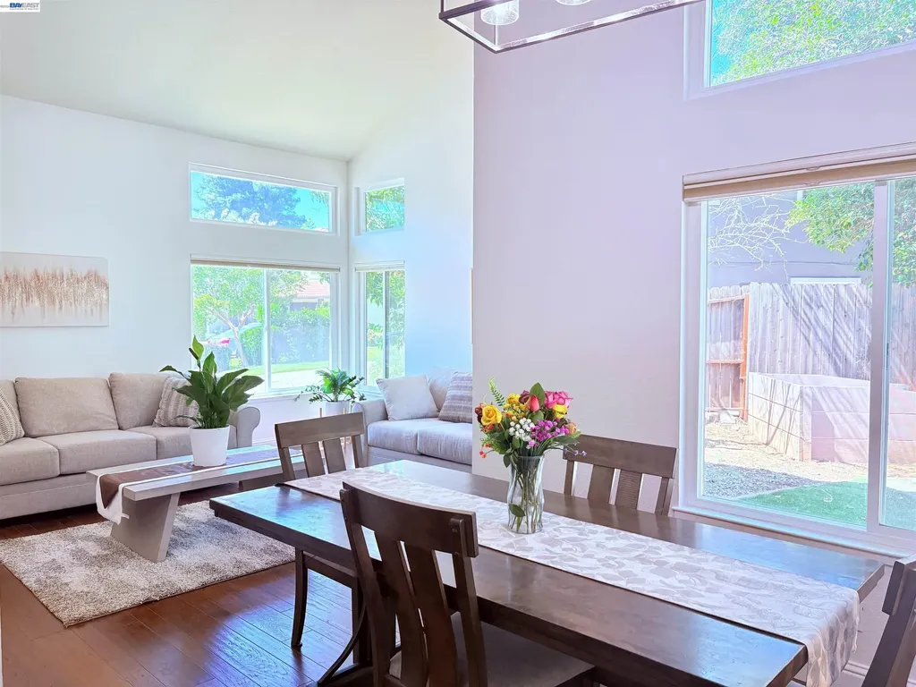 212 Marin Court Vacaville CA 95687