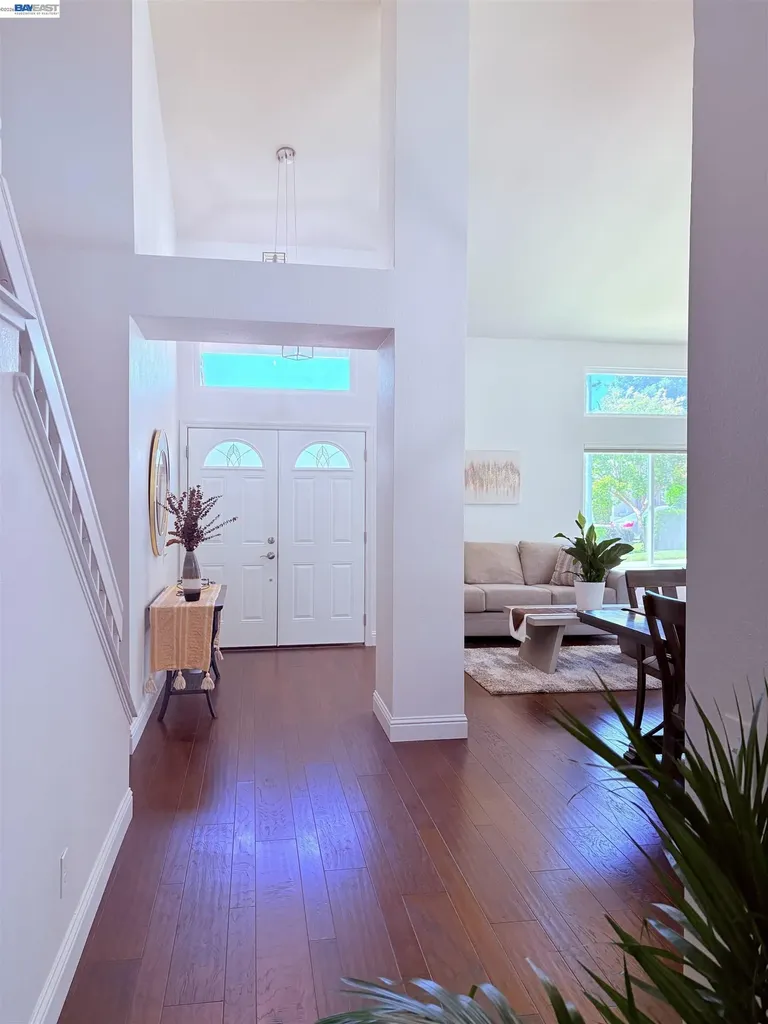 212 Marin Court Vacaville CA 95687