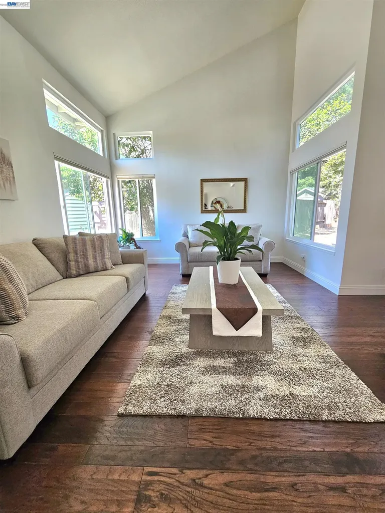 212 Marin Court Vacaville CA 95687