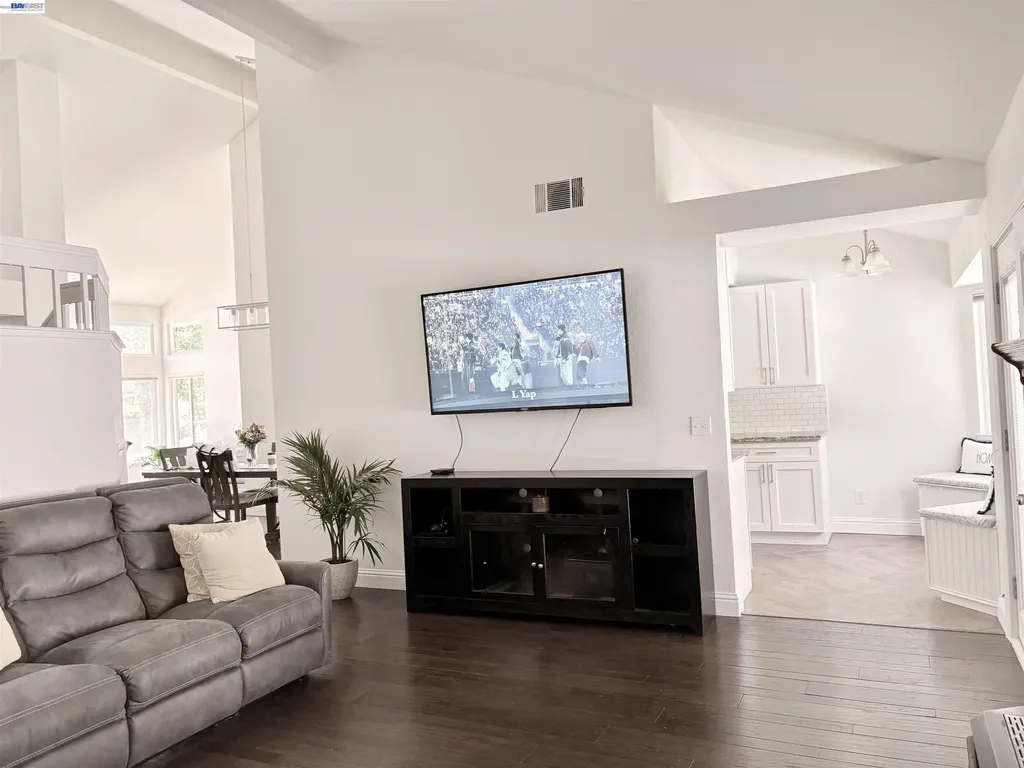 212 Marin Court Vacaville CA 95687