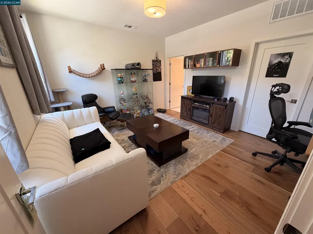 9732 Seawind Way Newark CA 94560