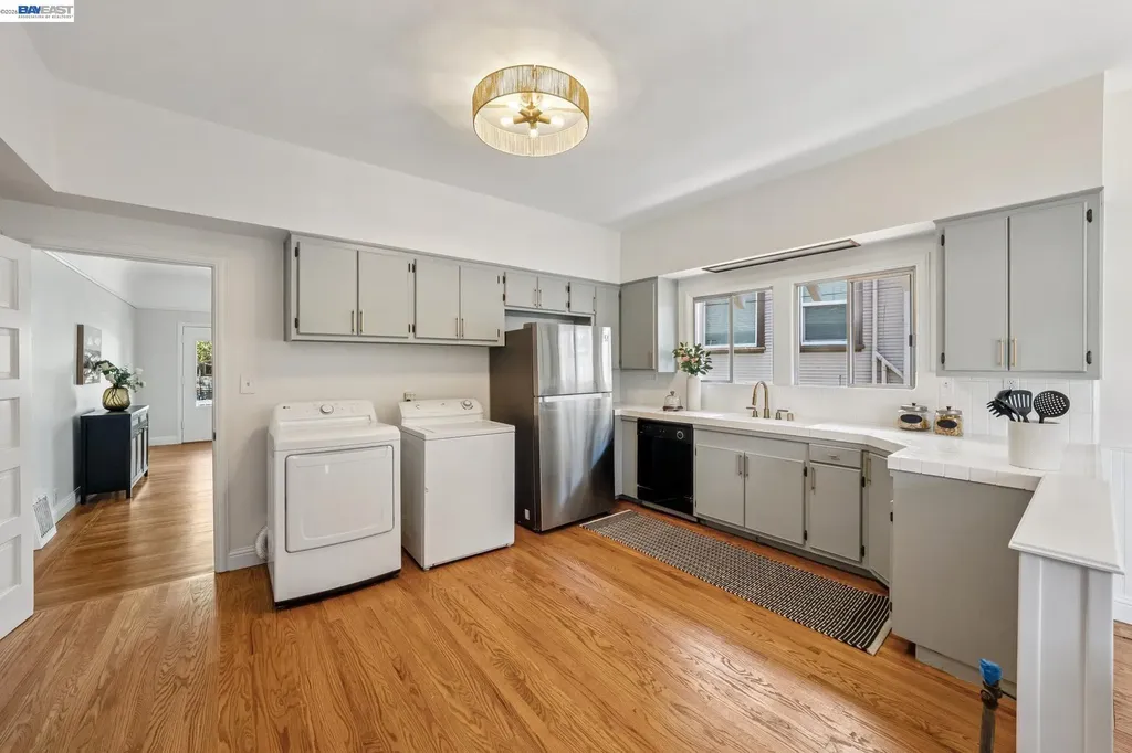 1508 Pacific Avenue Alameda CA 94501