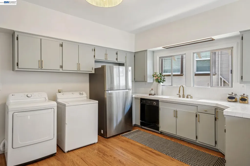 1508 Pacific Avenue Alameda CA 94501