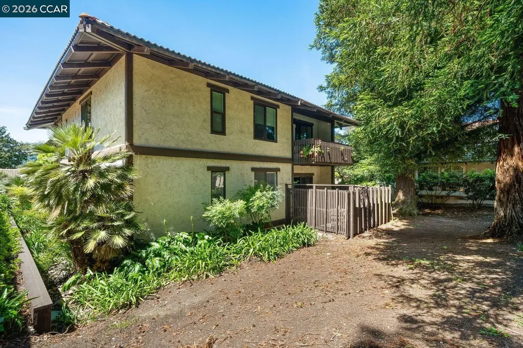 1476 Camino Peral Moraga CA 94556