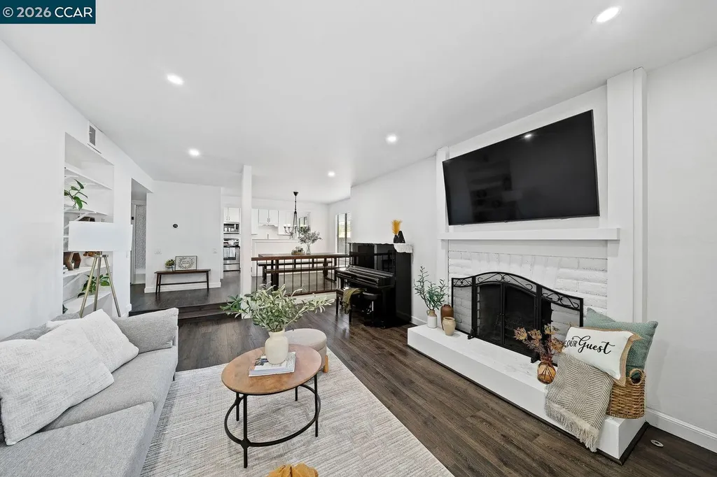 1476 Camino Peral Moraga CA 94556