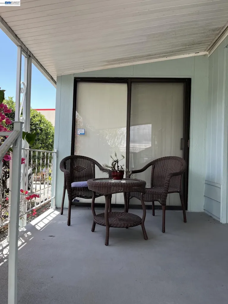 2698 Pueblo Creek Hayward CA 94545