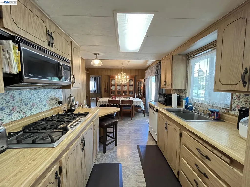 2698 Pueblo Creek Hayward CA 94545