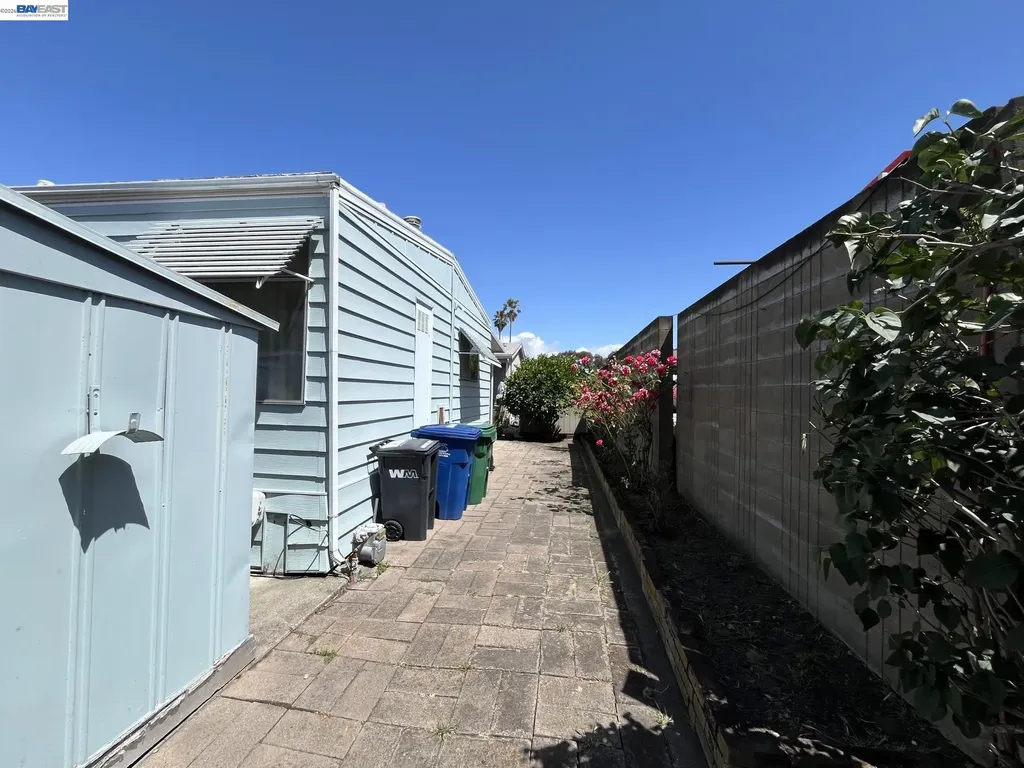 2698 Pueblo Creek Hayward CA 94545