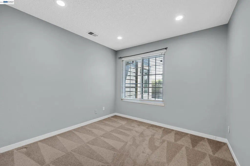39052 Levi Street Newark CA 94560