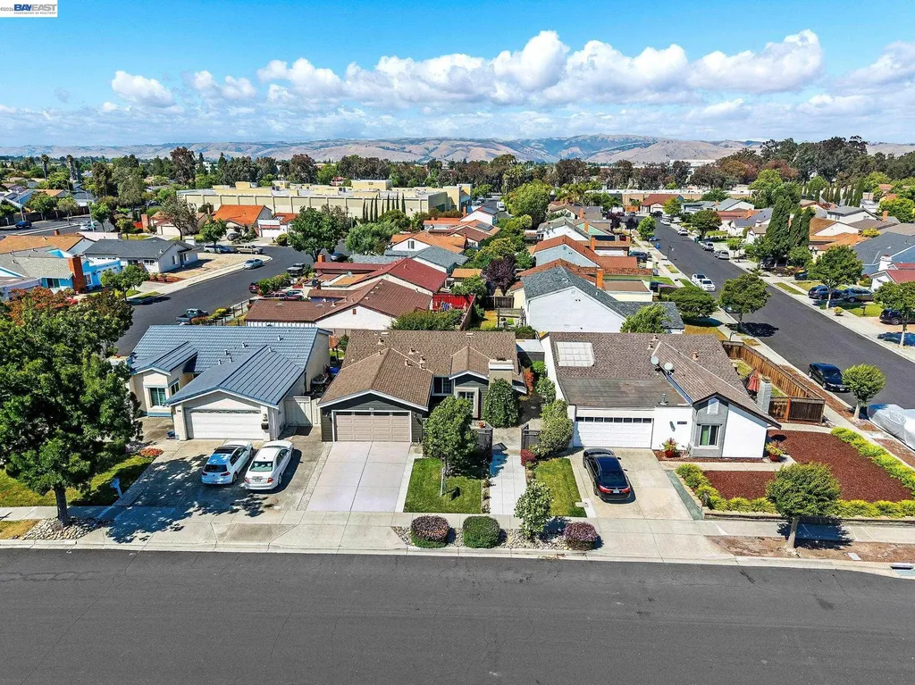 39052 Levi Street Newark CA 94560