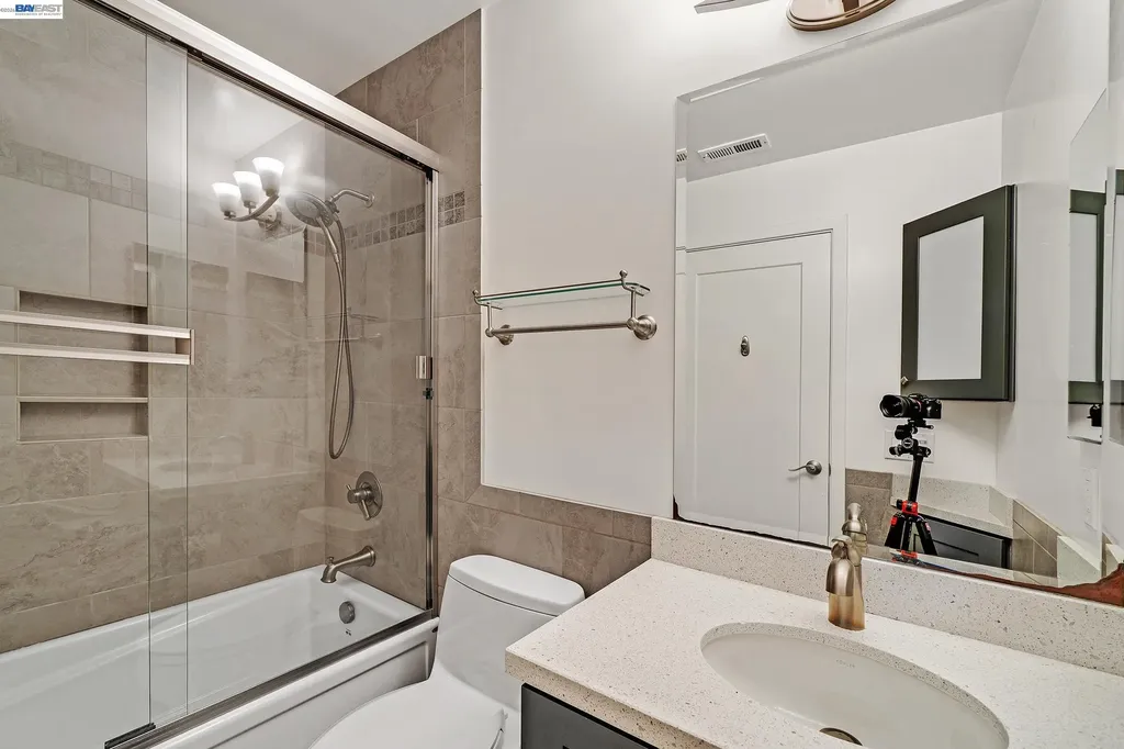 39052 Levi Street Newark CA 94560