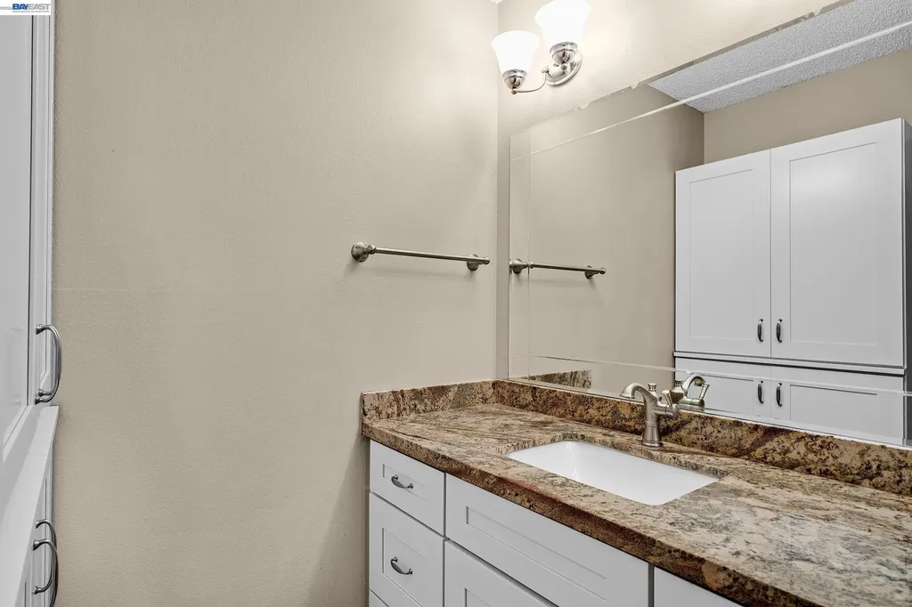 39052 Levi Street Newark CA 94560