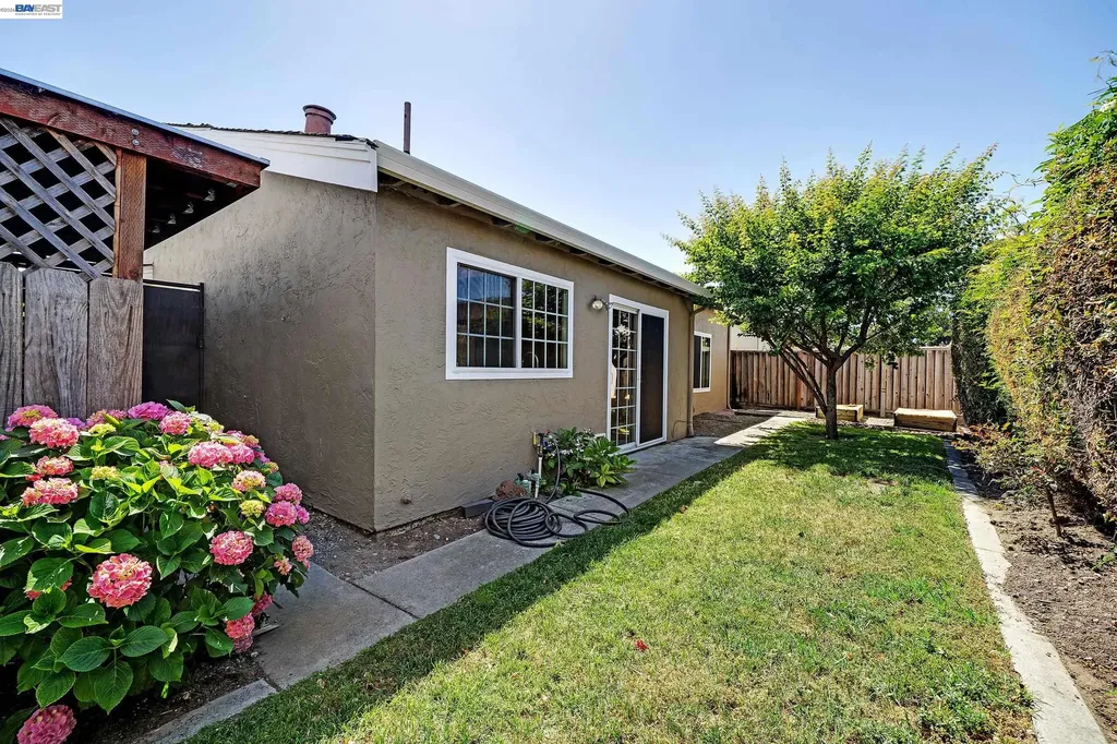 39052 Levi Street Newark CA 94560