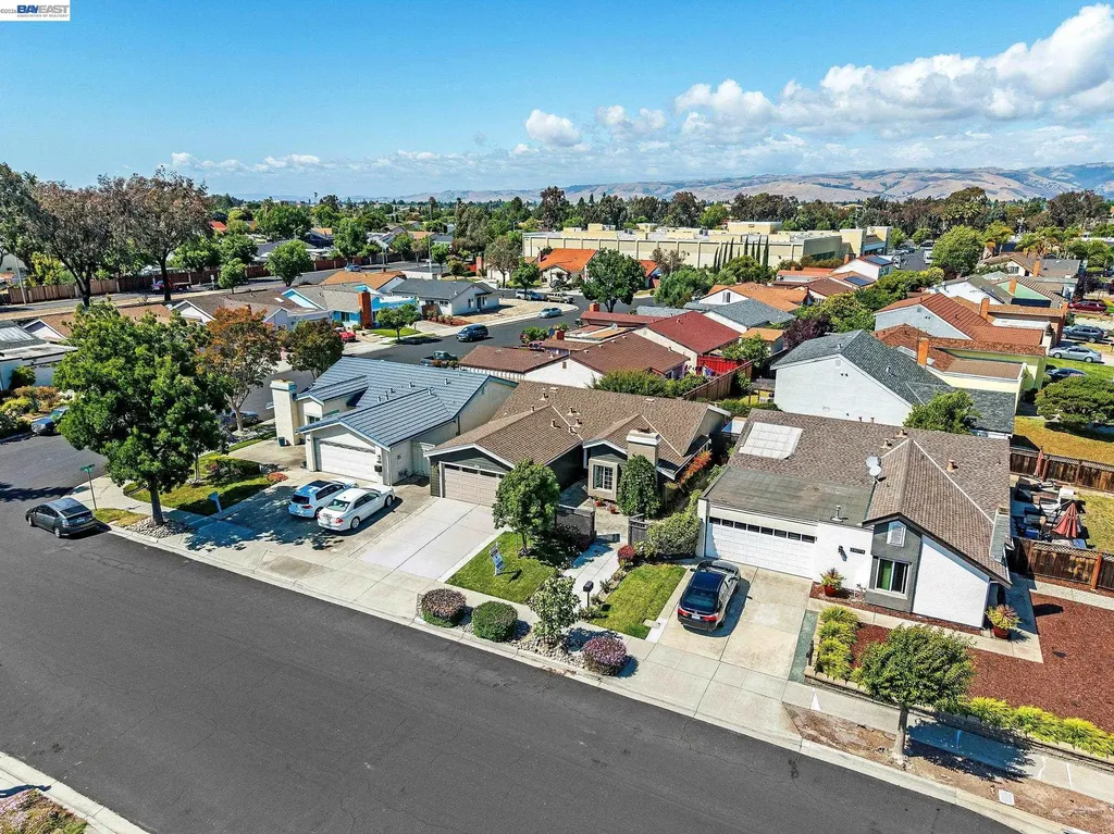 39052 Levi Street Newark CA 94560