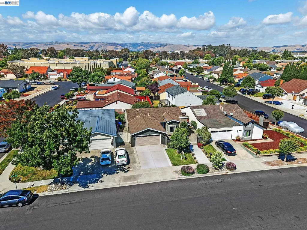 39052 Levi Street Newark CA 94560