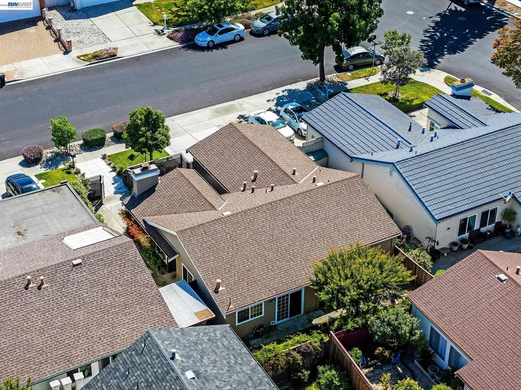 39052 Levi Street Newark CA 94560