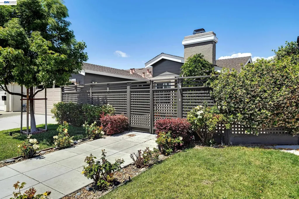 39052 Levi Street Newark CA 94560