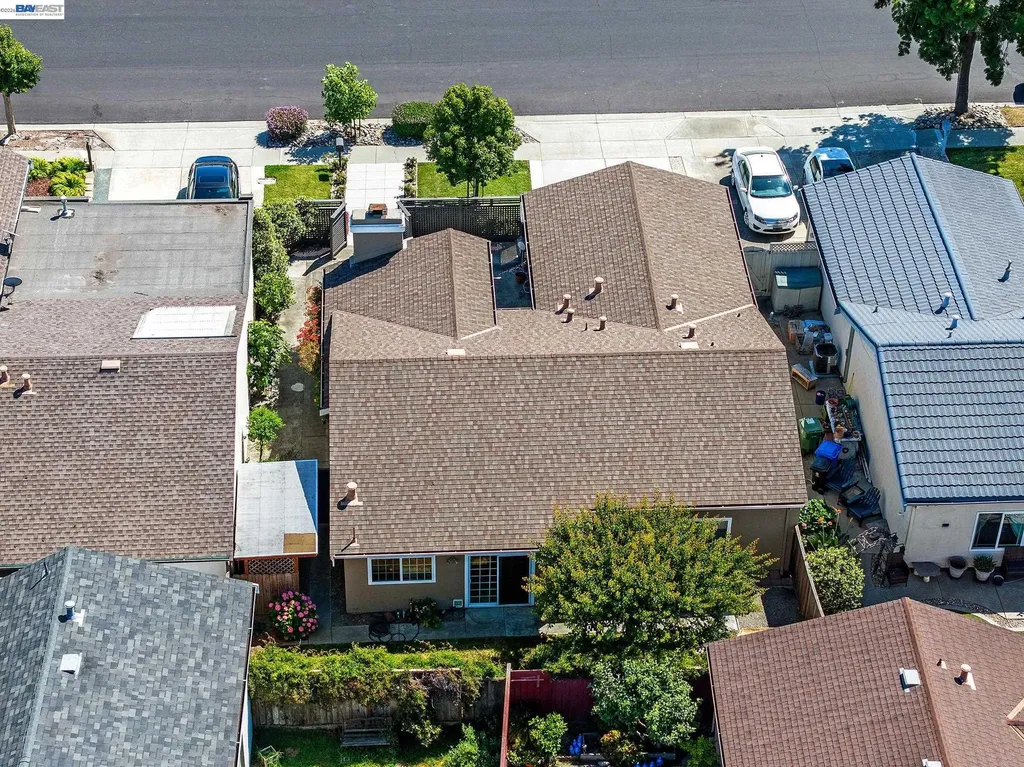 39052 Levi Street Newark CA 94560