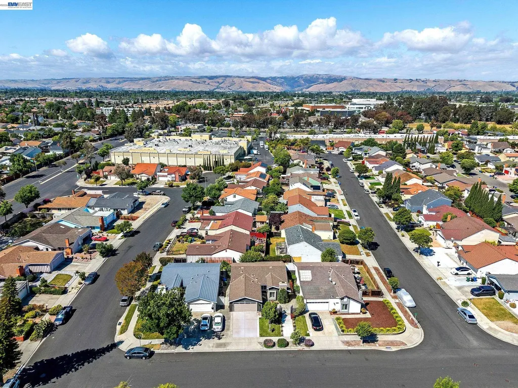 39052 Levi Street Newark CA 94560