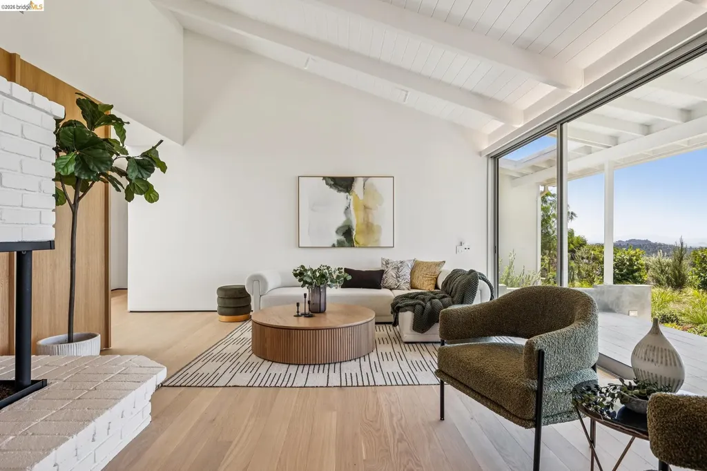 14001 Skyline Boulevard Oakland CA 94619