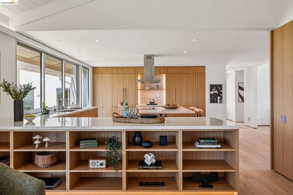 14001 Skyline Boulevard Oakland CA 94619