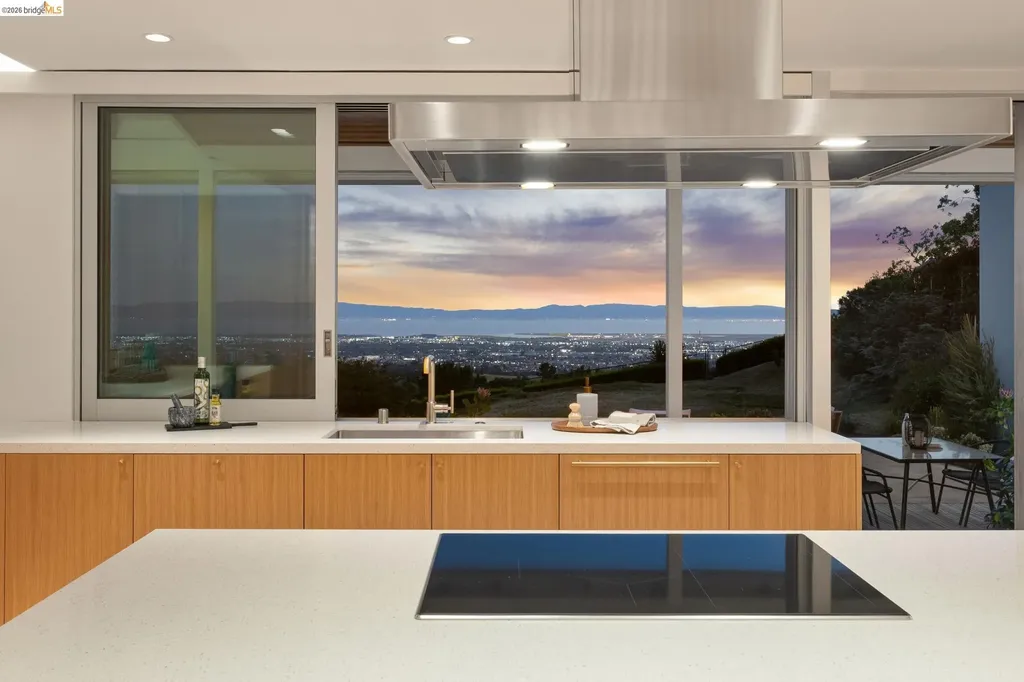 14001 Skyline Boulevard Oakland CA 94619